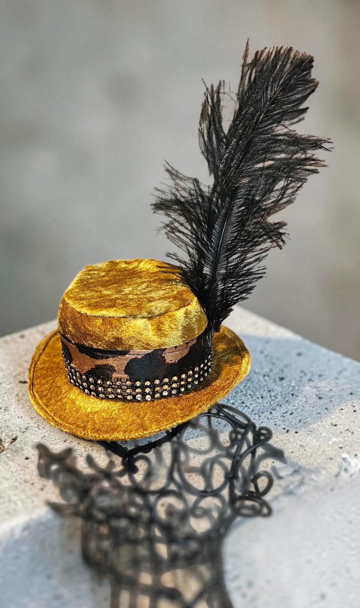 Pimp pet hat, pimp dog hat, gangster pet hat, gangster dog hat, pet pimp hat, pimp cat hat, dog gangster hat, pimp feather pet hat