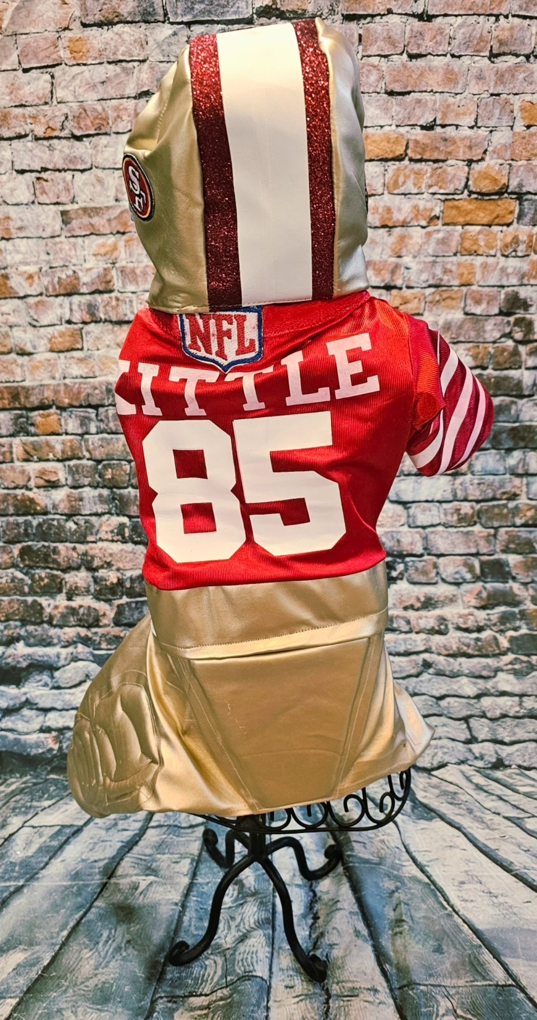 George Kittle pet costume, 49ers pet costume, football uniform pet costume