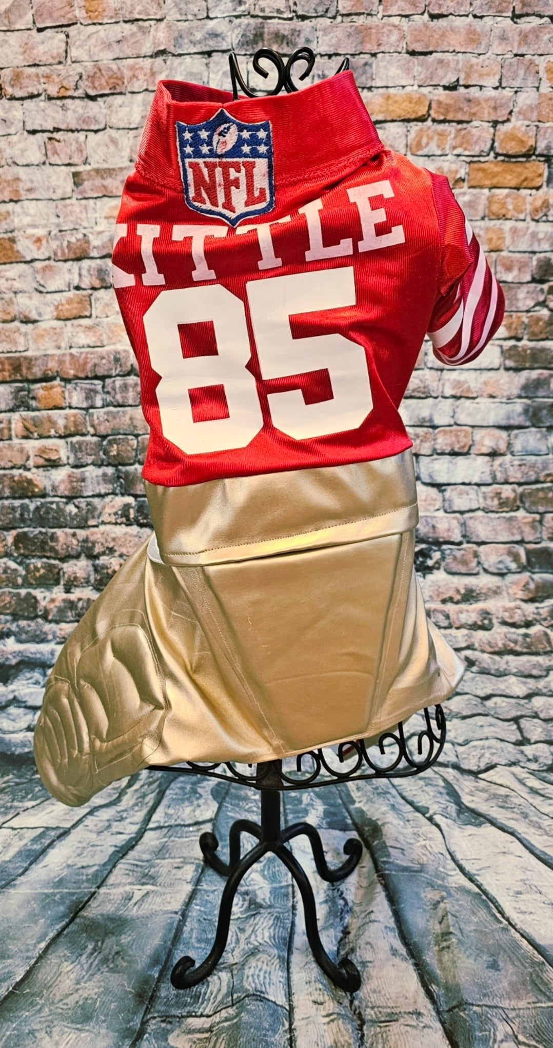 George Kittle pet costume, 49ers pet costume, football uniform pet costume