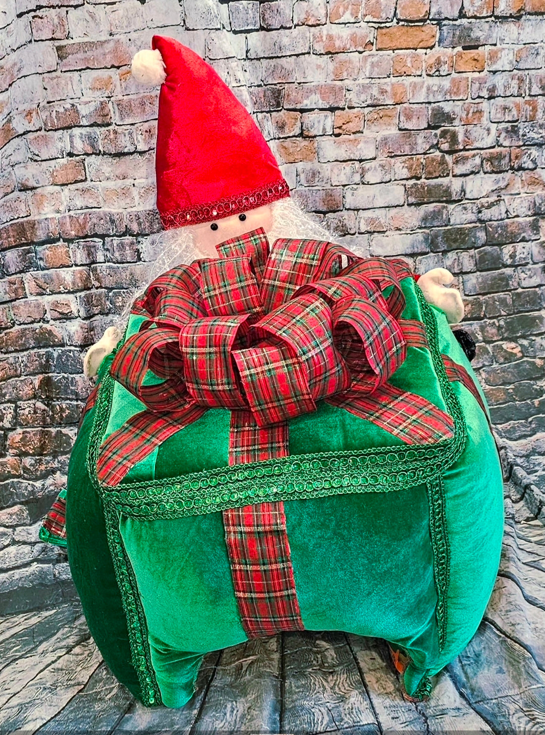 Present pet costume, Santa present pet costume
