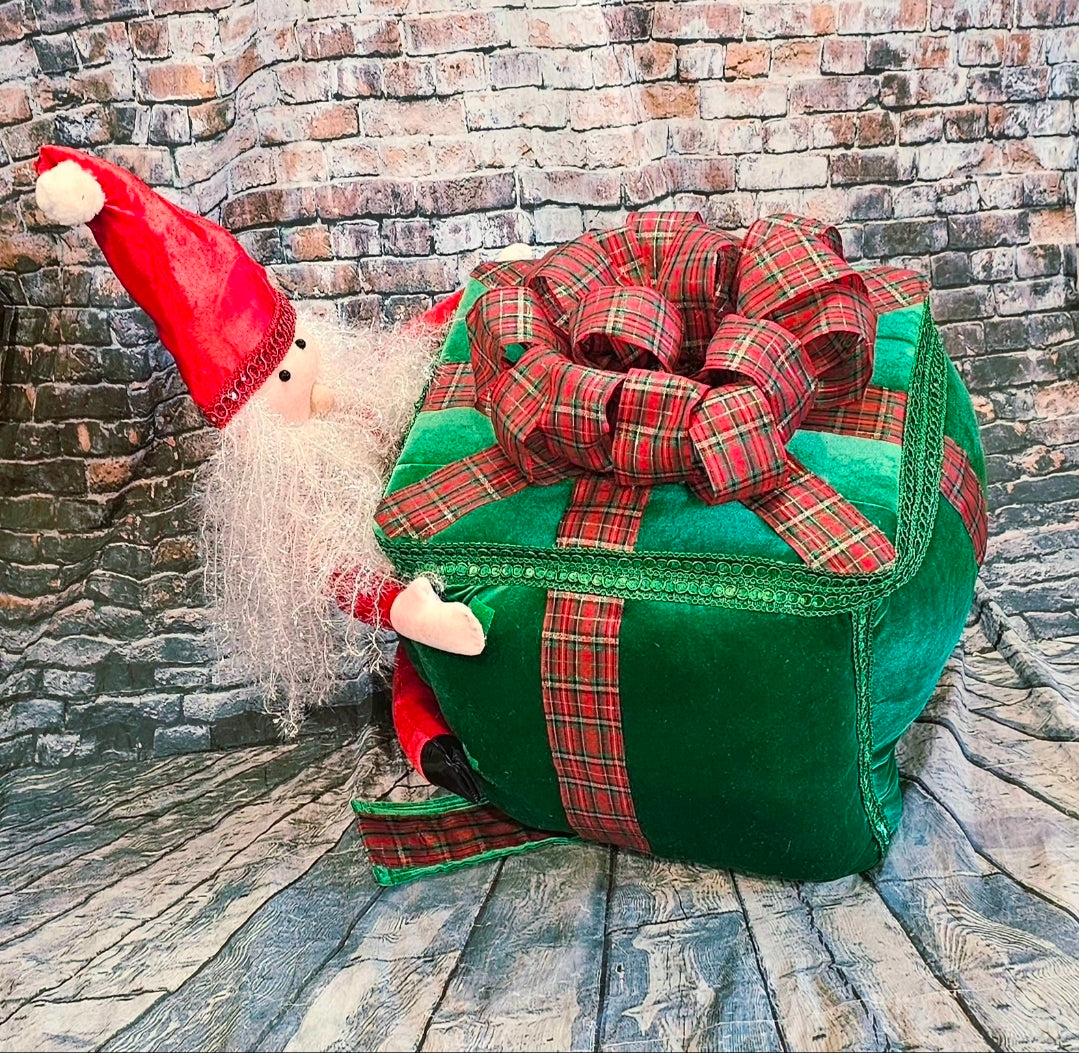Present pet costume, Santa present pet costume