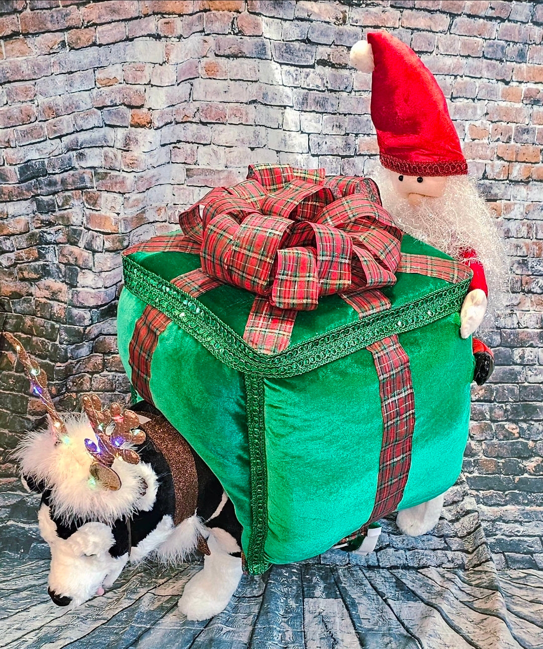 Present pet costume, Santa present pet costume