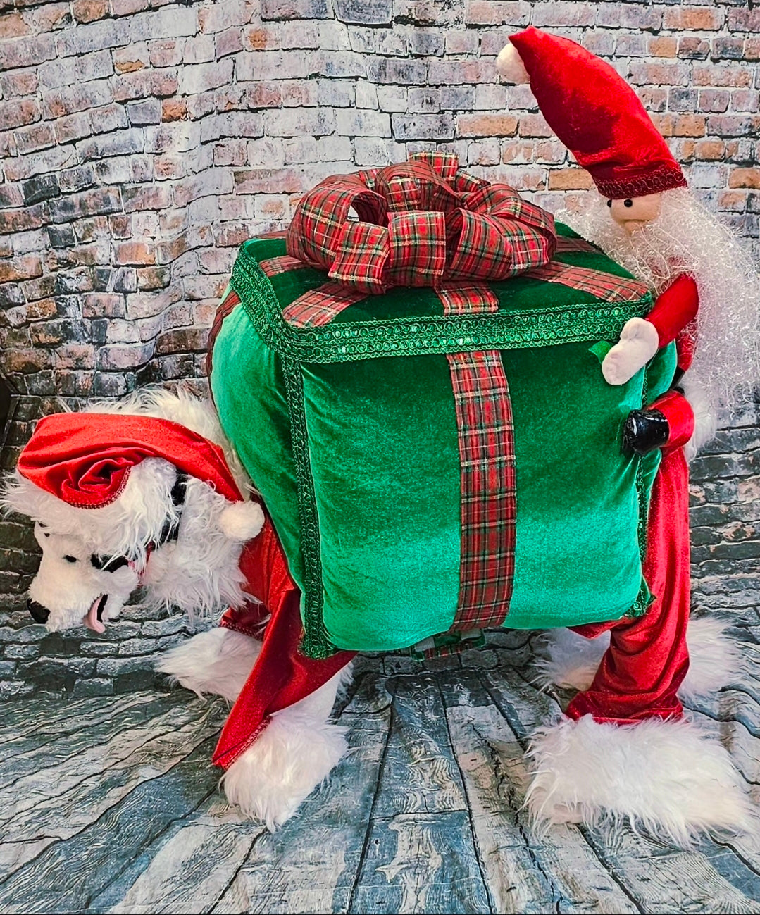 Present pet costume, Santa present pet costume