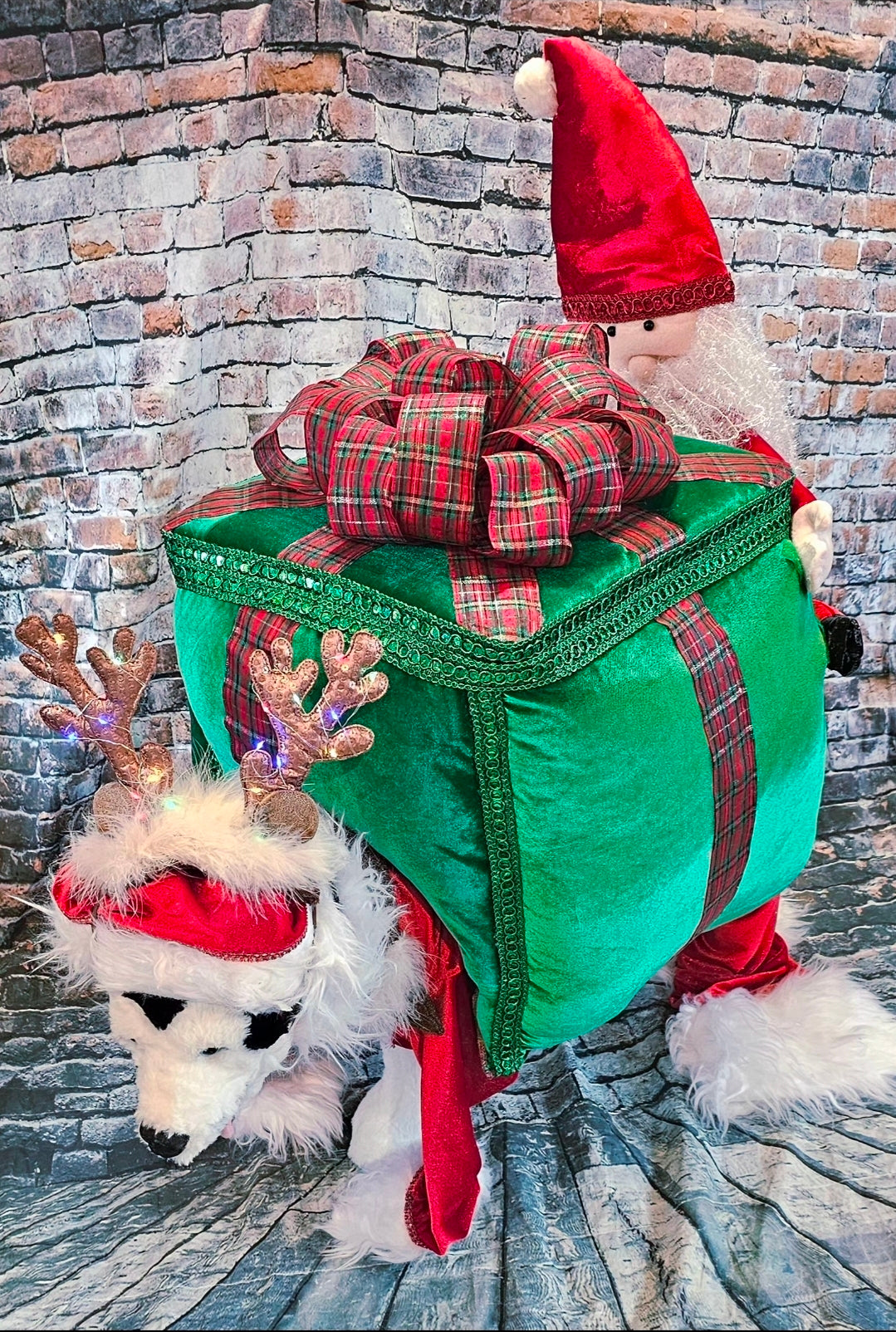 Present pet costume, Santa present pet costume