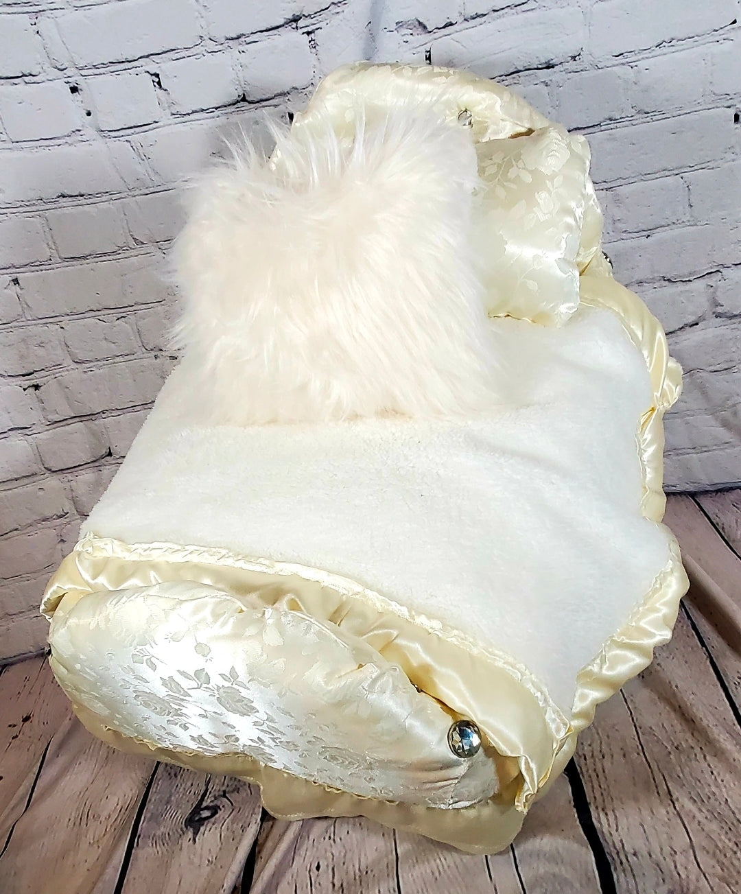 Custom Pet Bassinet Beds, Puppy Bassinet Beds, luxury pet bassinet bed
