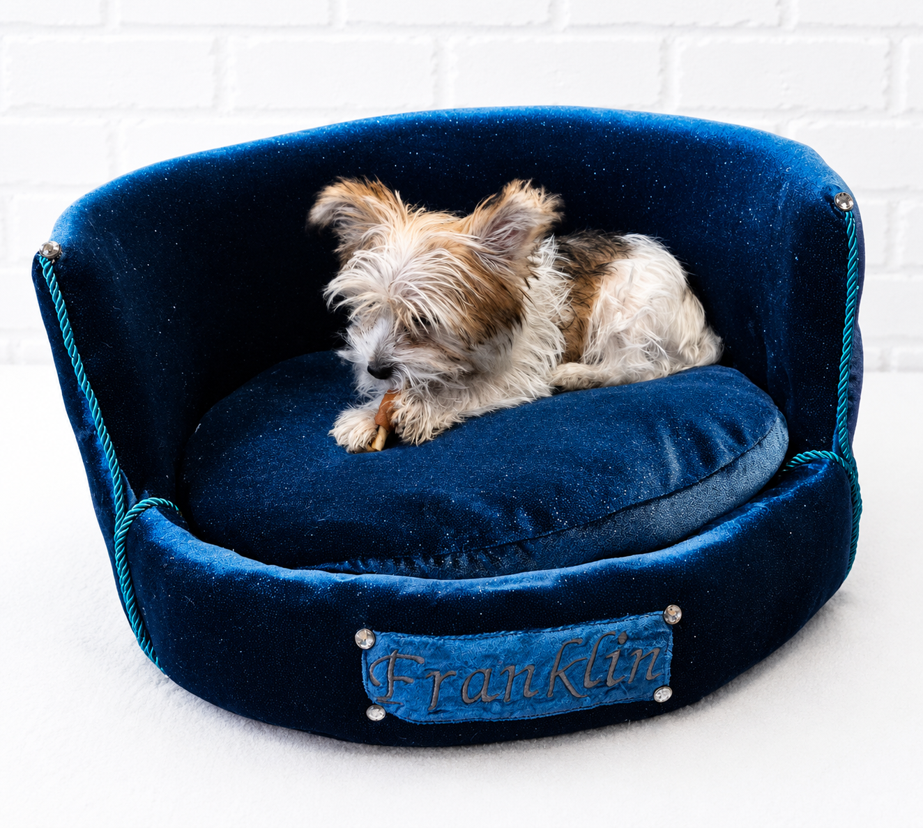 Personalized embroidered glitter round pet bed, custom dog bed