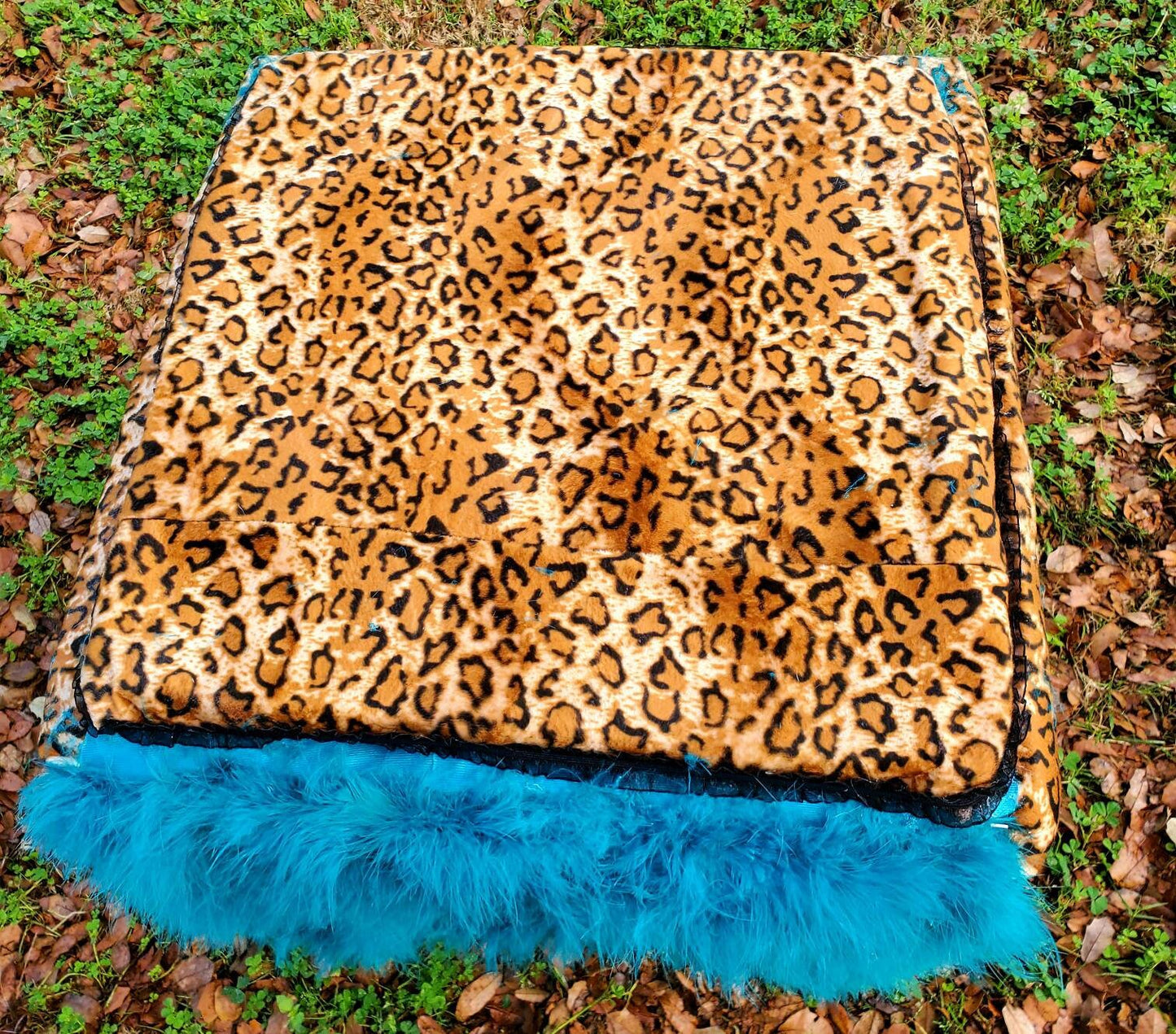 Cat Play Bed, Two Story cat play bed, Pet two story bed. Two story Pet house. Leopard, animal Print bed, beds for cats, aqua cat bed, feathe