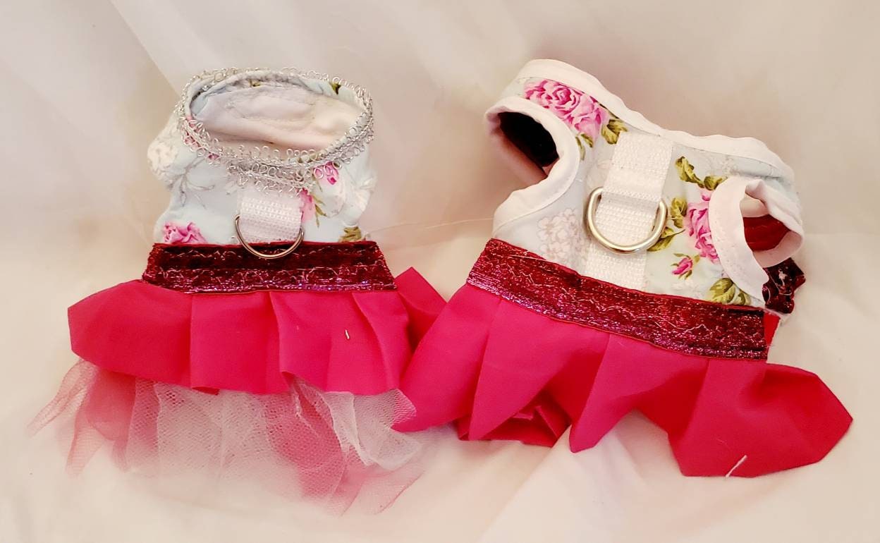 Dress pet harness, dress dog harness, dress cat harness, flower pink harness, fushia dress harness, pink pet dress, flower Pet dress,