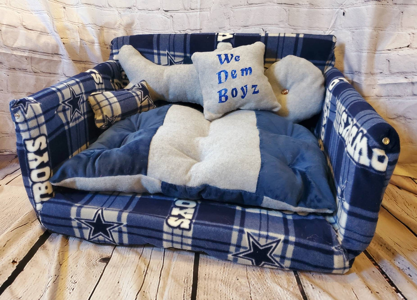 Dallas Cowboys Pet Couch, Dallas Cowboys Dog Couch, Dallas Cowboy Cat Couch, Dallas Cowboys furniture for pets, Dallas Cowboys Pet Bed