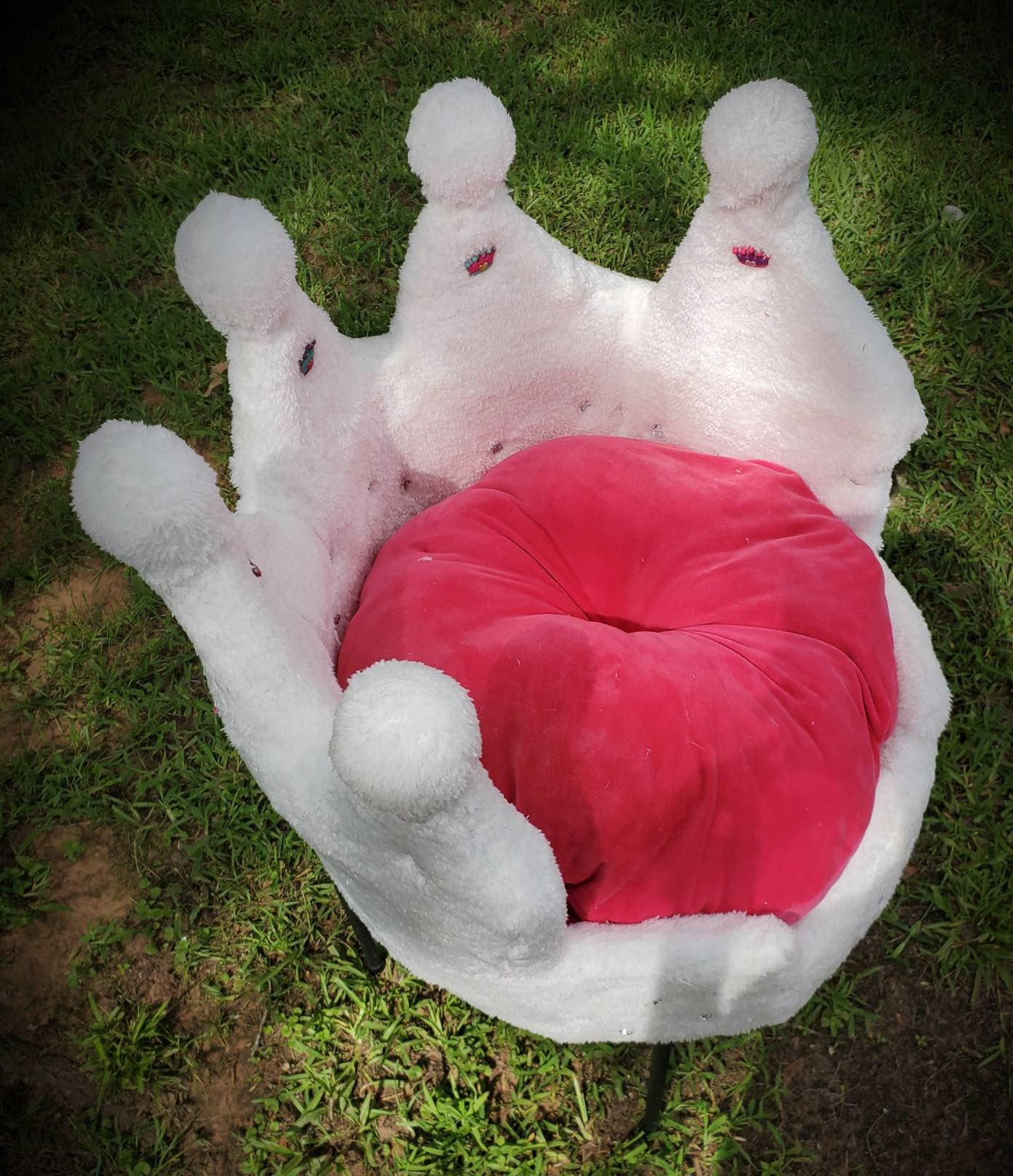 Small White Crown Pet Bed, royalty pet bed, Crown Cat Bed Crown Dog Bed, White Pet Bed, Luxury Crown Pet Bed, dog luxury bed, cat luxury bed
