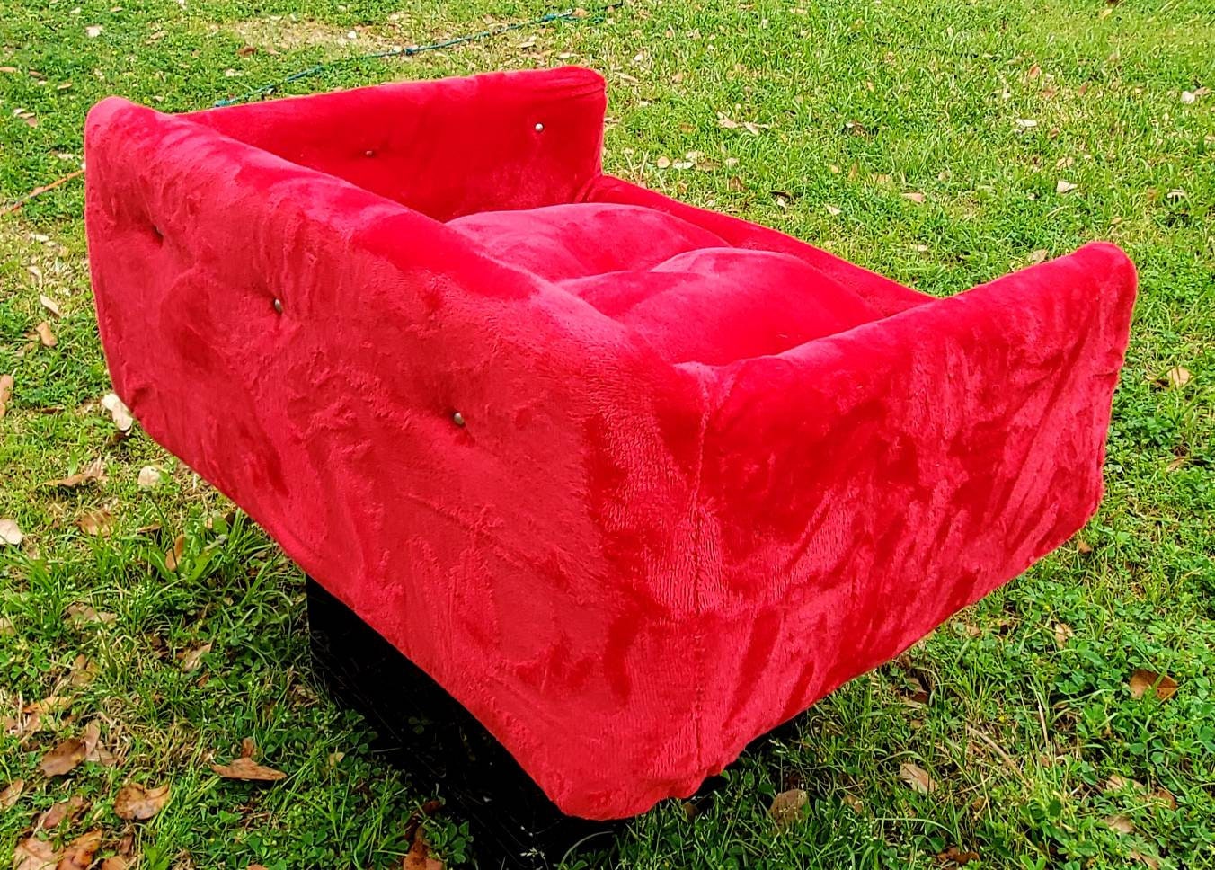 Luxury Pet Couch, dog couch, cat couch, pet furniture, blue, red, black, pink, white, pet couch, dog bed, cat bed, pet bed, dog bed