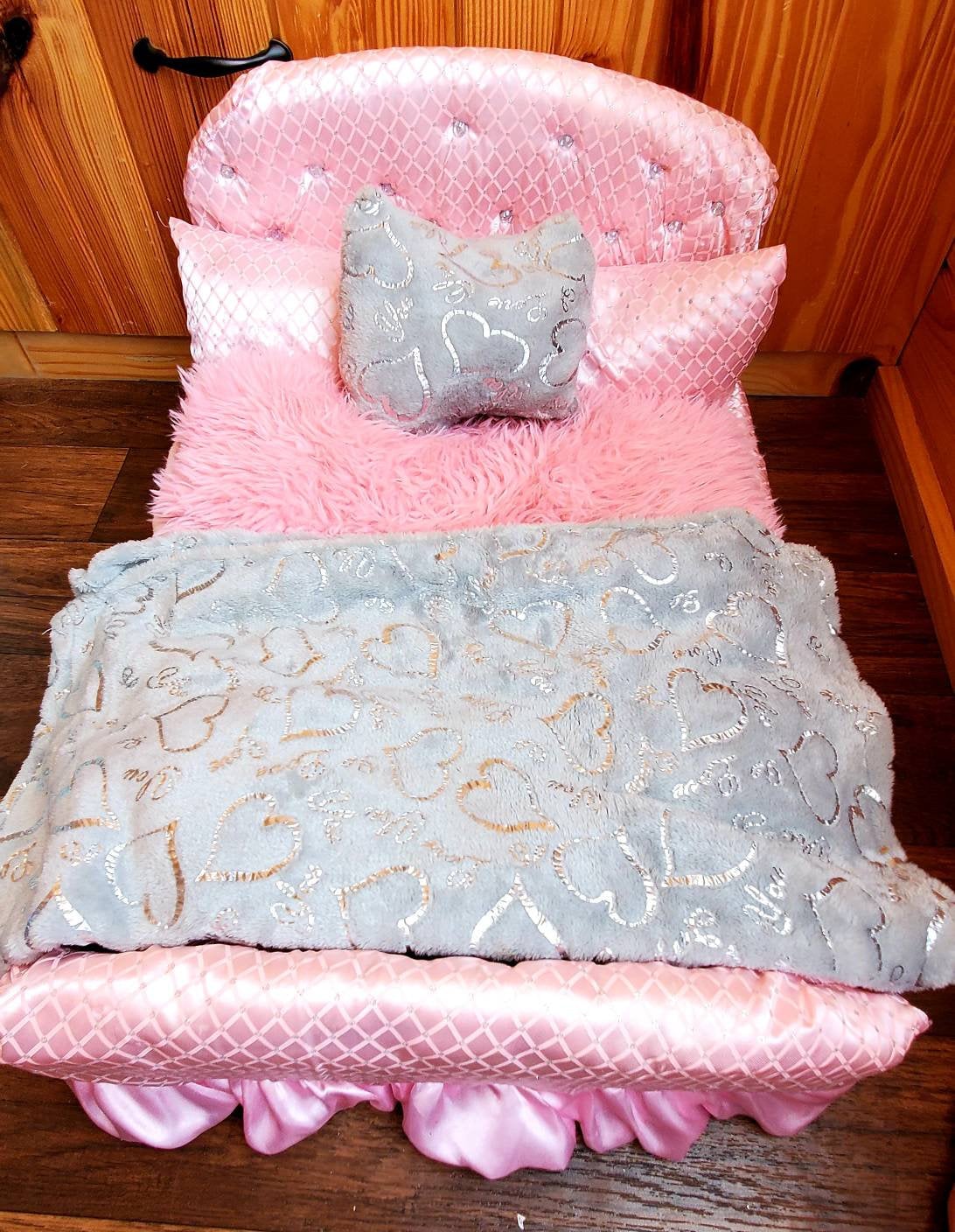Custom Pet Bassinet, Puppy Bassinet, puppy bed, pet headboard bed, satin puppy bed, bassinets for dogs, Bassinet for puppies, pet bassinets