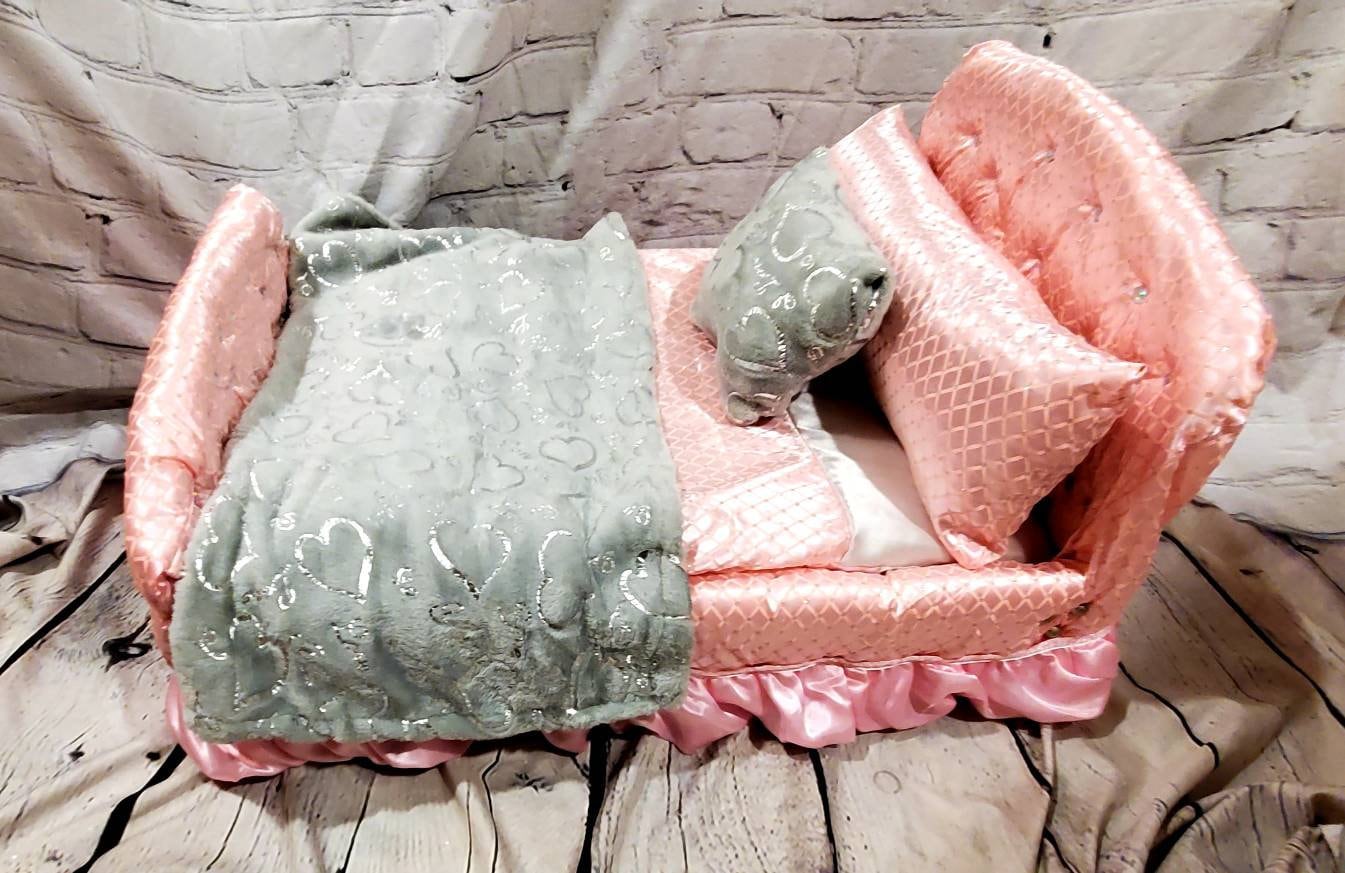 Custom Pet Bassinet, Puppy Bassinet, puppy bed, pet headboard bed, satin puppy bed, bassinets for dogs, Bassinet for puppies, pet bassinets