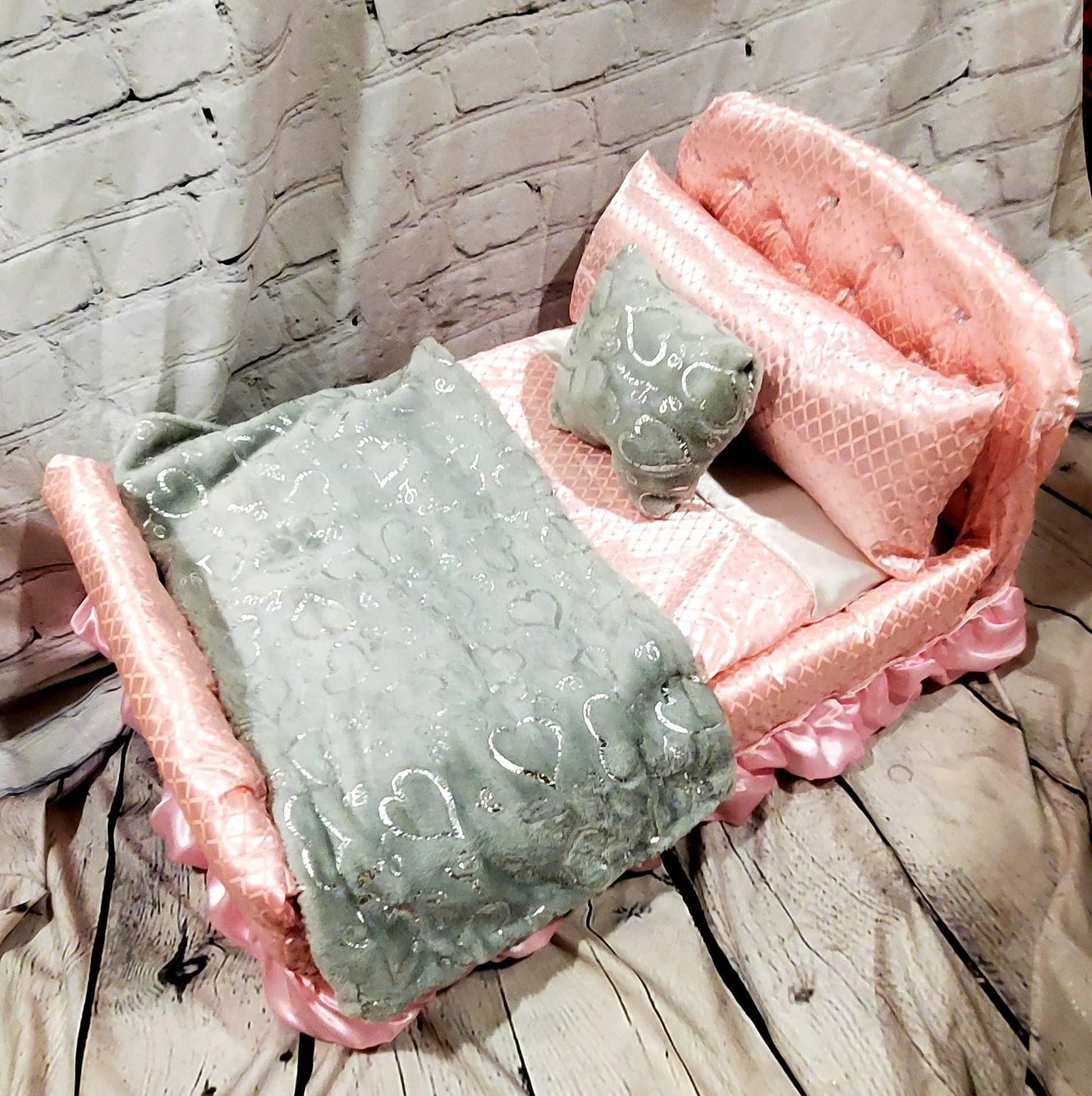 Custom Pet Bassinet, Puppy Bassinet, puppy bed, pet headboard bed, satin puppy bed, bassinets for dogs, Bassinet for puppies, pet bassinets