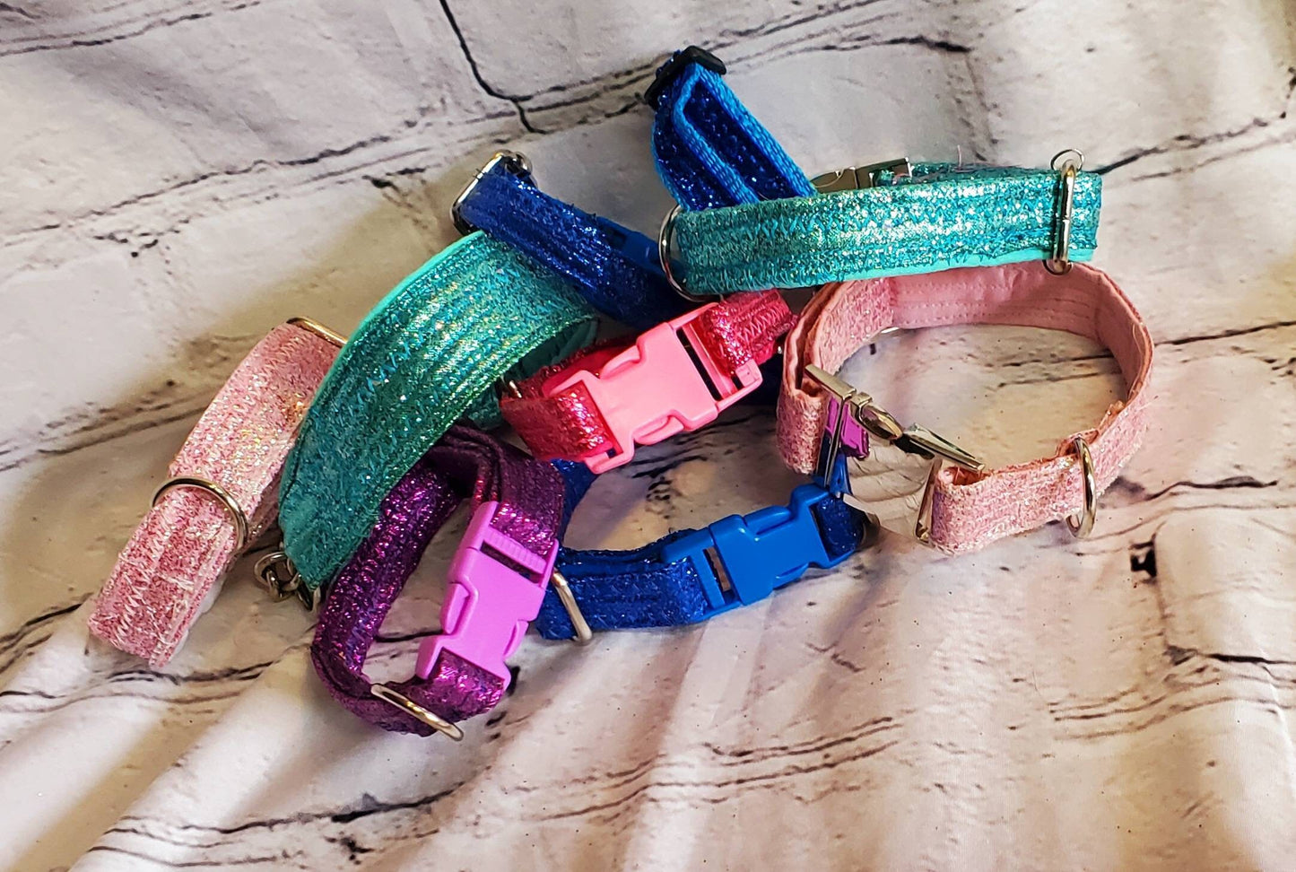 Glitter Pet collars, adjustable glitter dog collars, glitter cat collars, sparkle pet collars, pink blue fushia aqua red pet collars purple