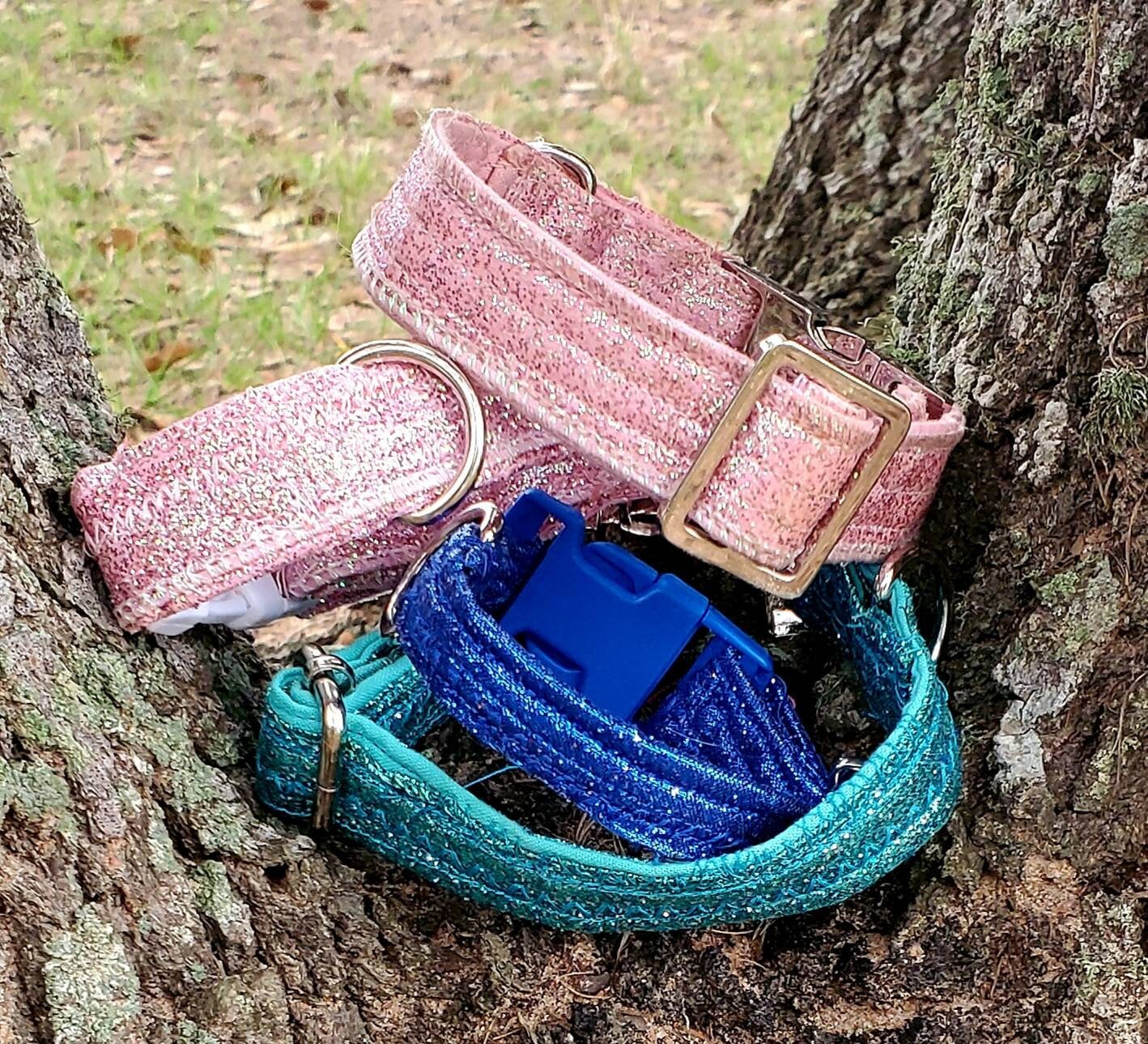 Glitter Pet collars, adjustable glitter dog collars, glitter cat collars, sparkle pet collars, pink blue fushia aqua red pet collars purple