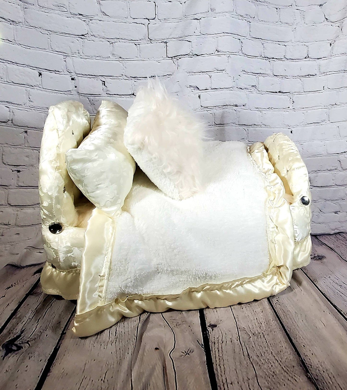 Custom Pet Bassinet, Puppy Bassinet, puppy bed, pet headboard bed, satin puppy bed, bassinets for dogs, Bassinet for puppies, pet bassinets