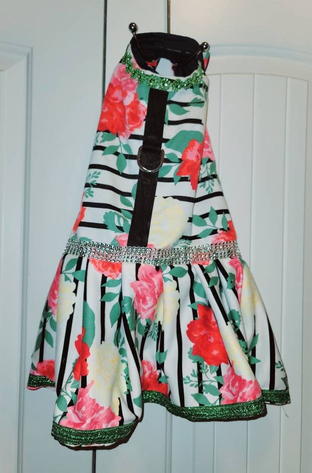 Flower Pet harness dress, flower dog harness dress, flower Pet dress, flower dog dress, flower cat dress, harness Pet dresses, dog harness