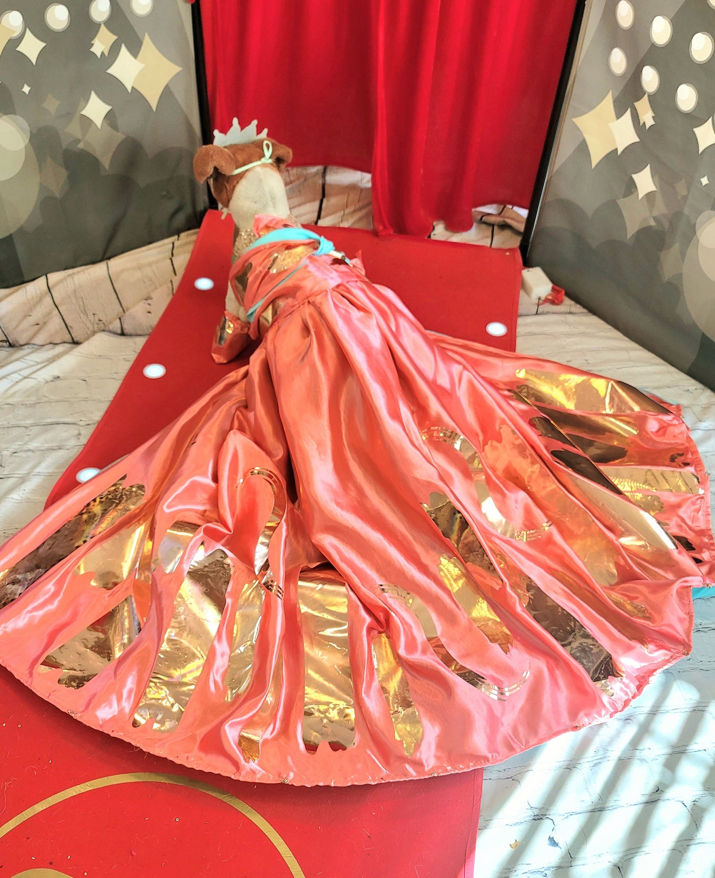 - Statue liberty pet dress, empire state pet dress, blake lively new York pet dress, mutt gala pet costume, blake lively dog costume