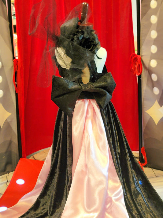 J-Lo pet cutout dress, J-Lo pet costume, J-Lo dog costume, Mutt gala pet costume, Jennifer Lopez pet costume