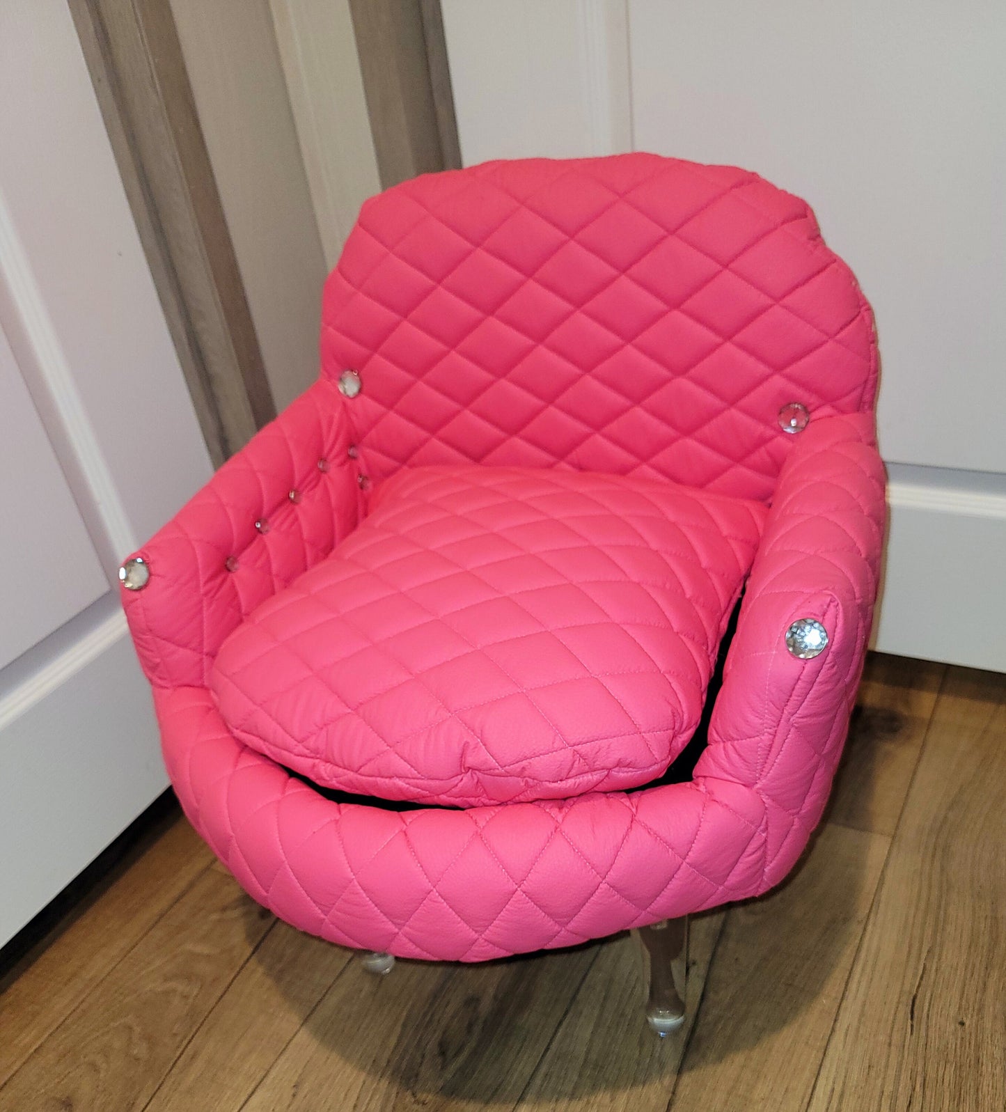Leather contemporary pet chair, Quilted leather pet bed, leather dog chair, luxury leather pet chair, tall pet bed, leather dog beds