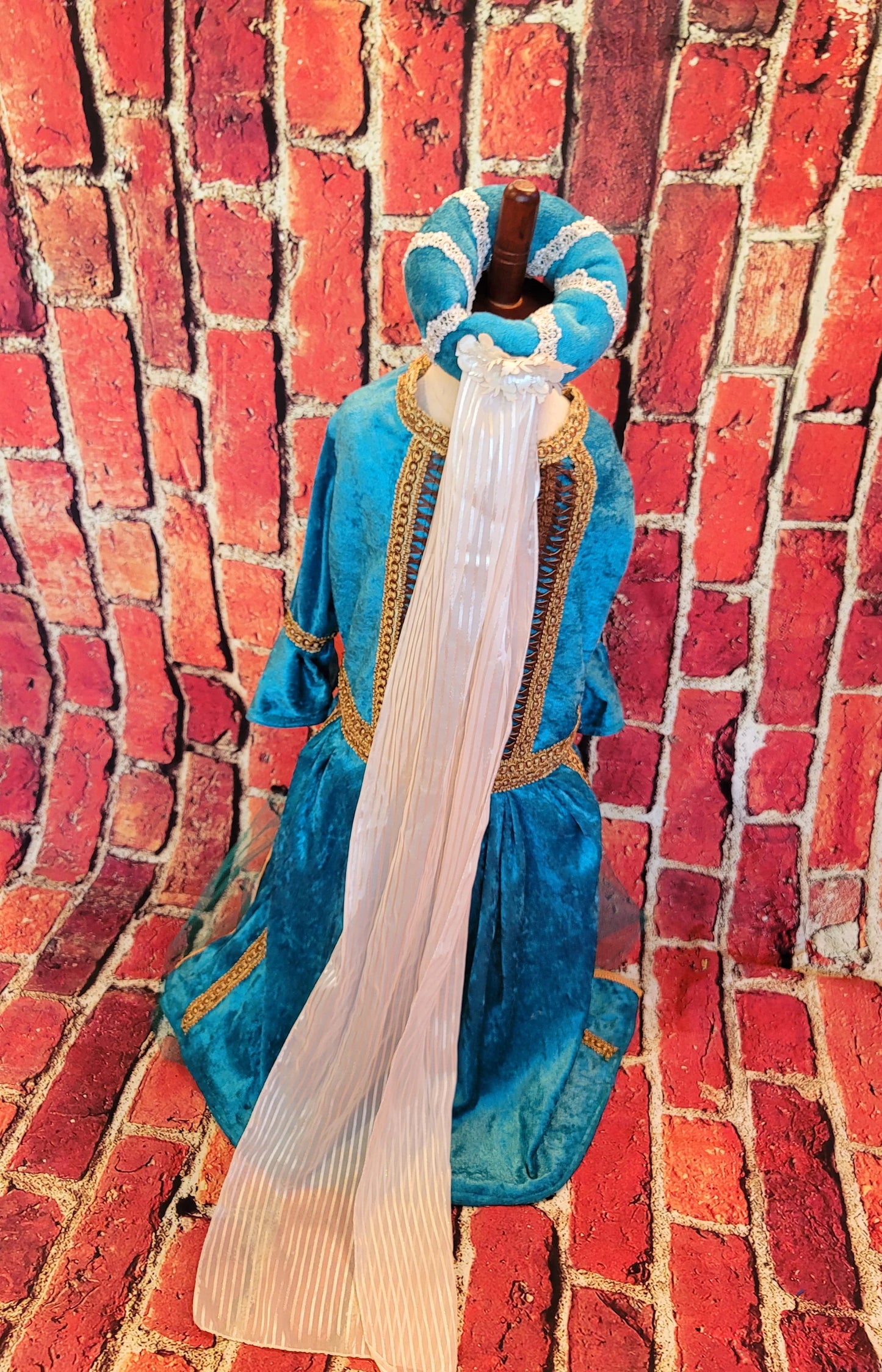 -  Renaissance pet dress, Renaissance dog dress, Renaissance cat dress, Medievil pet costume, Medievil pet dress, Medievil pet headdress