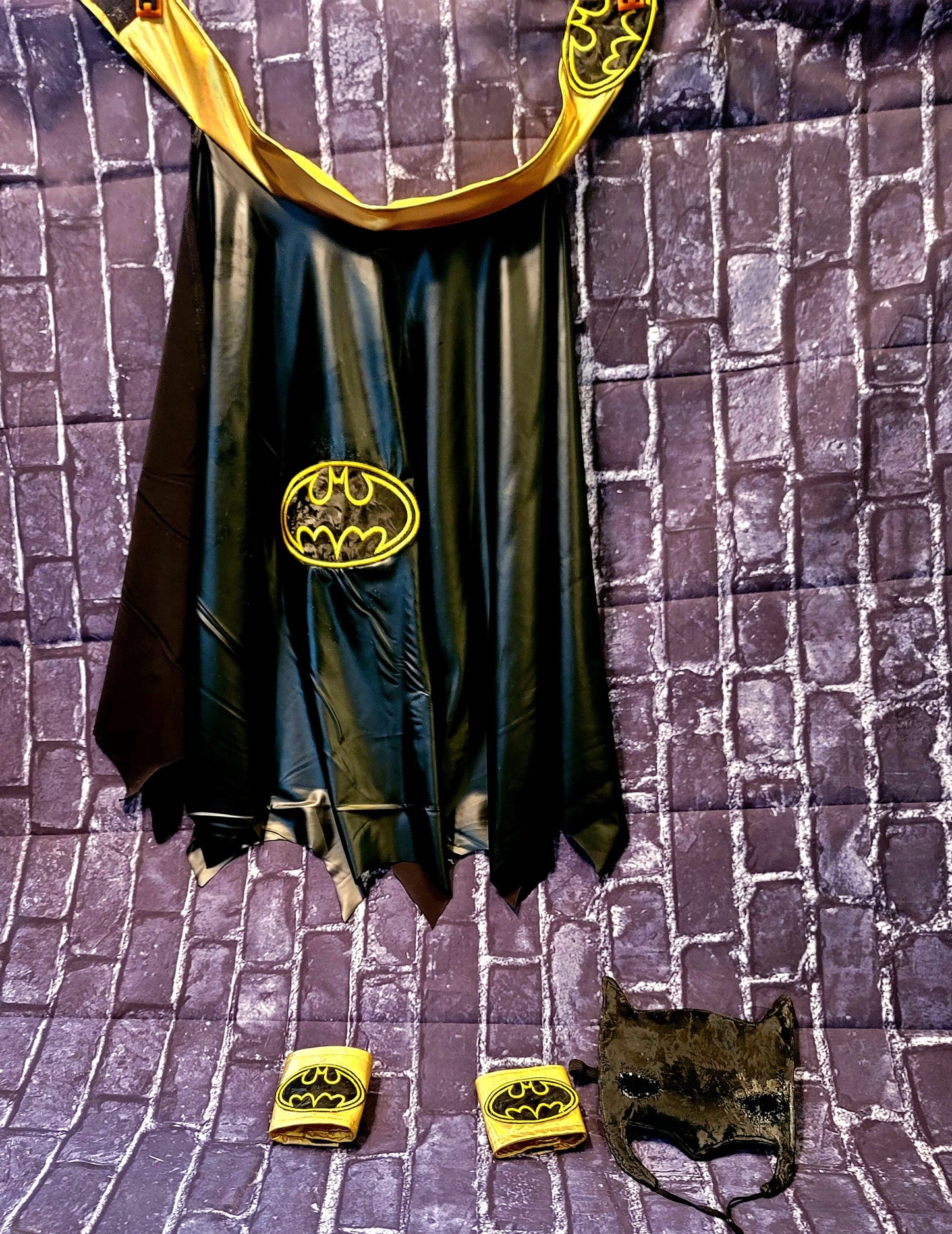 Batman pet costume, Batman dog costume, Batman cat costume, Batman pet cape, Batman Halloween costume, pet Batman, dog Batman costume