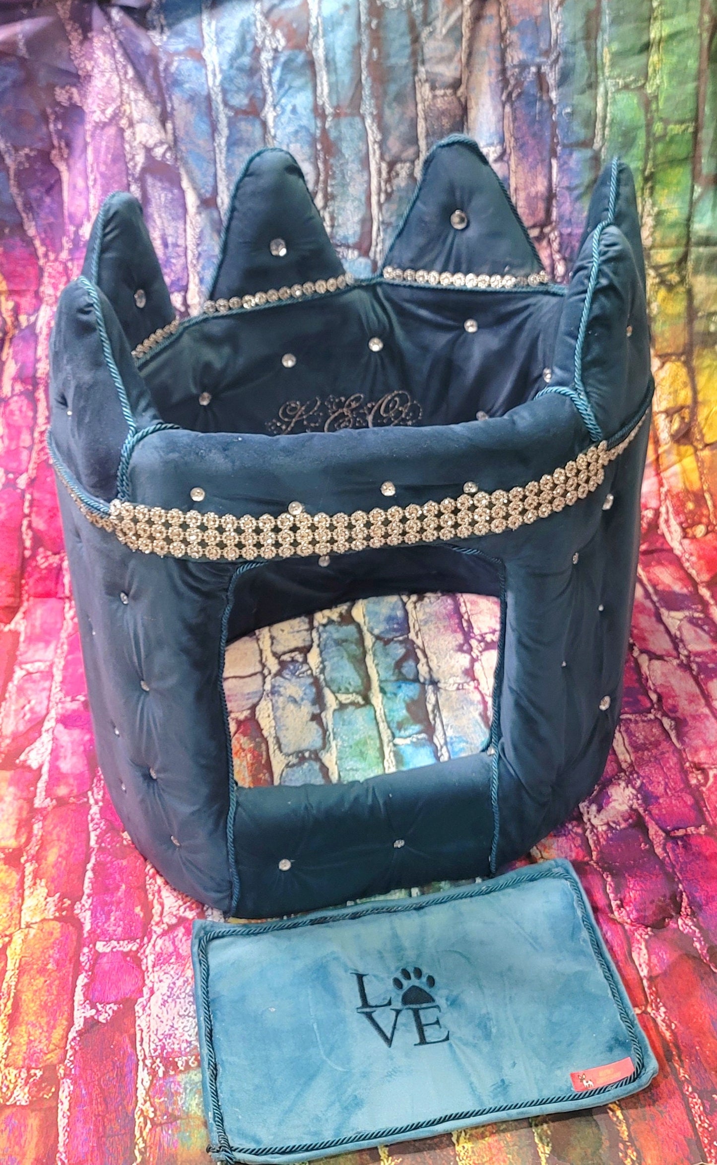 Crown Pet Play Pen, Crown dog play pen, Crown pet toy box, dog play pen, dog toy box, Crown pet house, Crown dog house, cat play pen