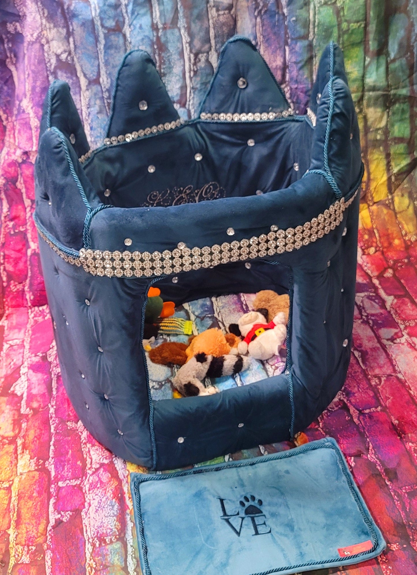 Crown Pet Play Pen, Crown dog play pen, Crown pet toy box, dog play pen, dog toy box, Crown pet house, Crown dog house, cat play pen