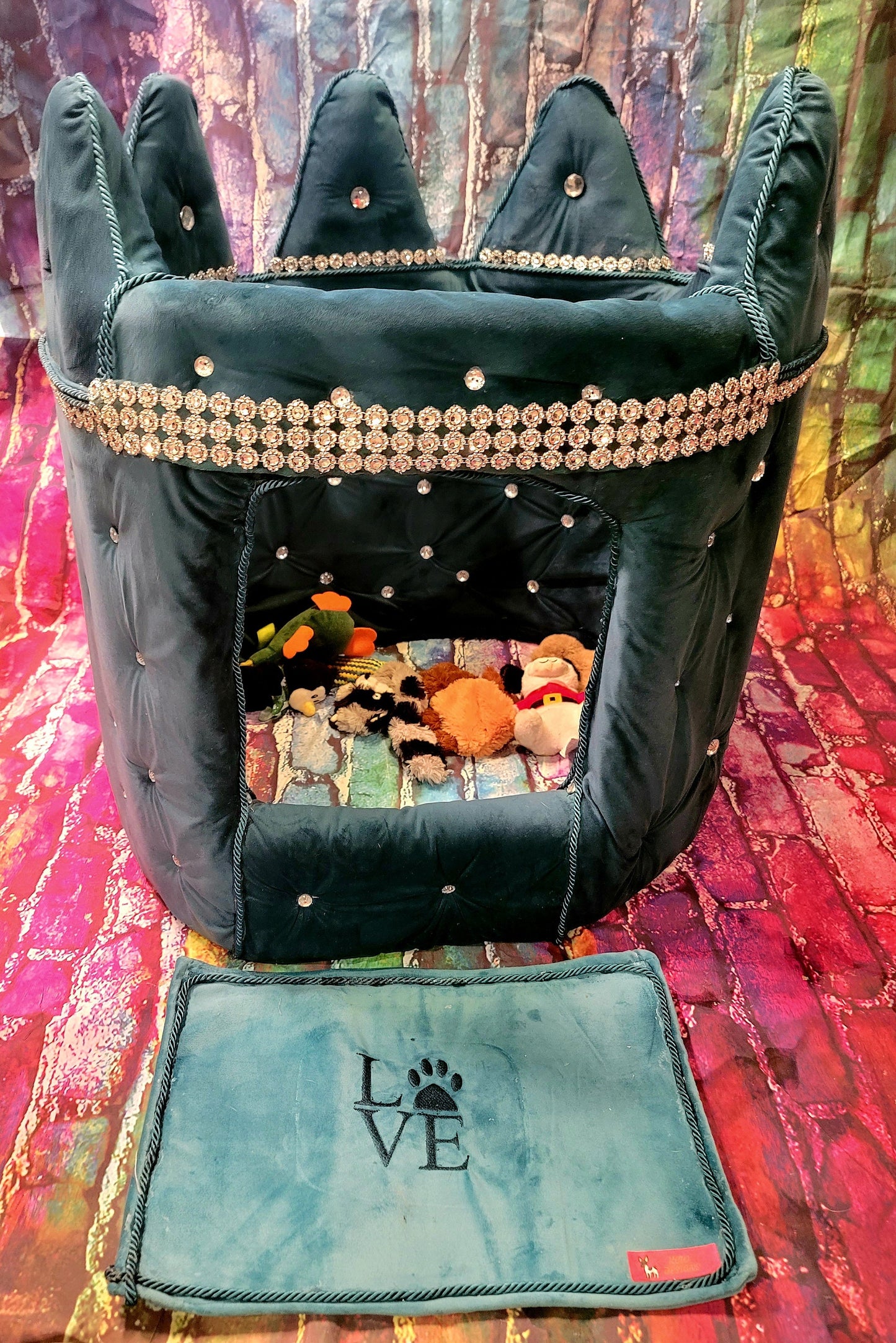 Crown Pet Play Pen, Crown dog play pen, Crown pet toy box, dog play pen, dog toy box, Crown pet house, Crown dog house, cat play pen