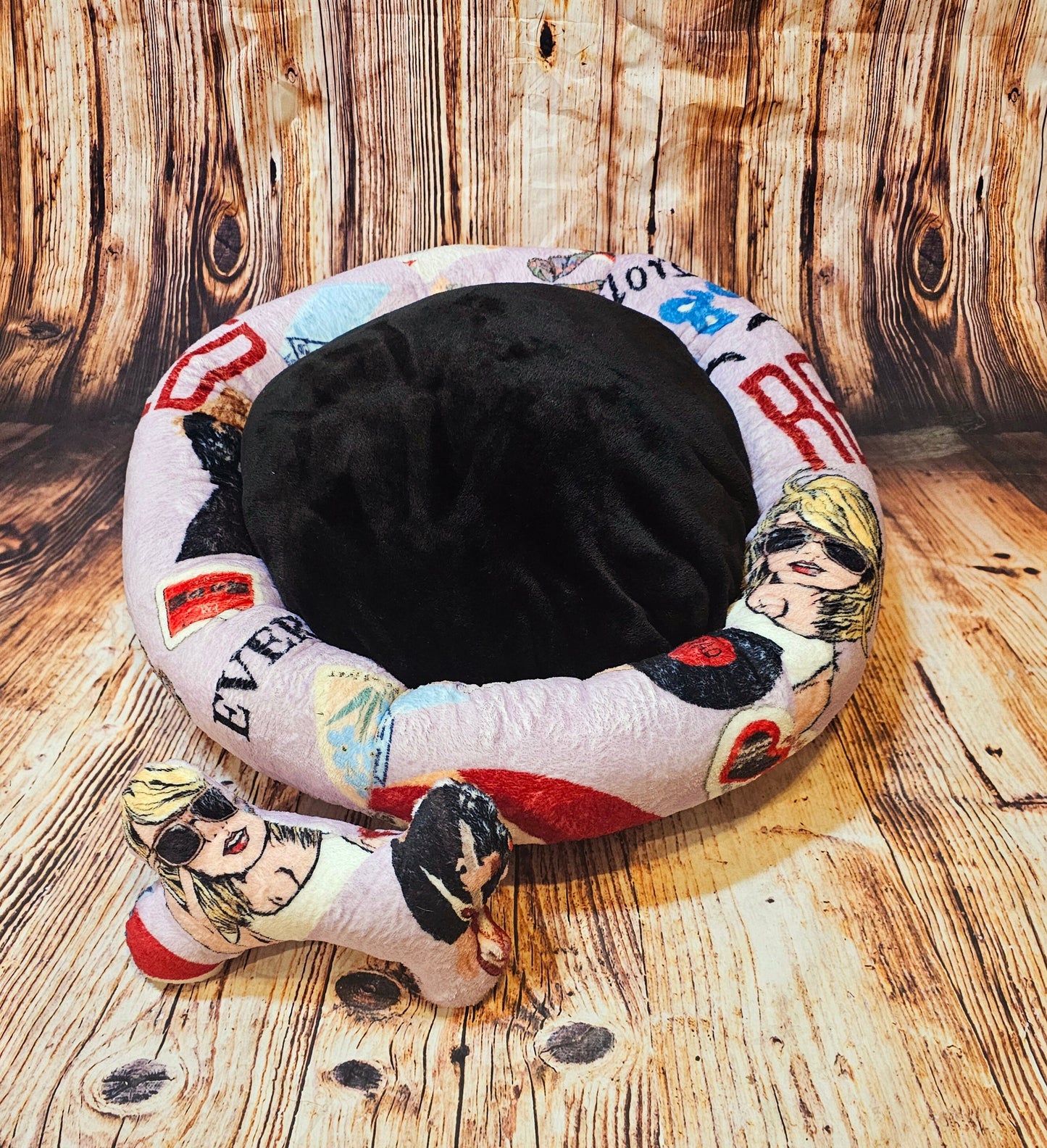 Taylor Swift round pet bed, Taylor Swift round dog bed, Taylor Swift round cat bed, Taylor Swift pet travel bed, Taylor Swift pet bed