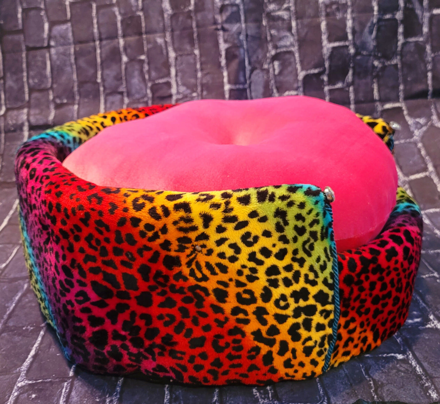 Rainbow Leopard Round Pet, rainbow luxury pet bed, leopard Round pet bed, cat Round bed, dog Round bed, pet Round bed