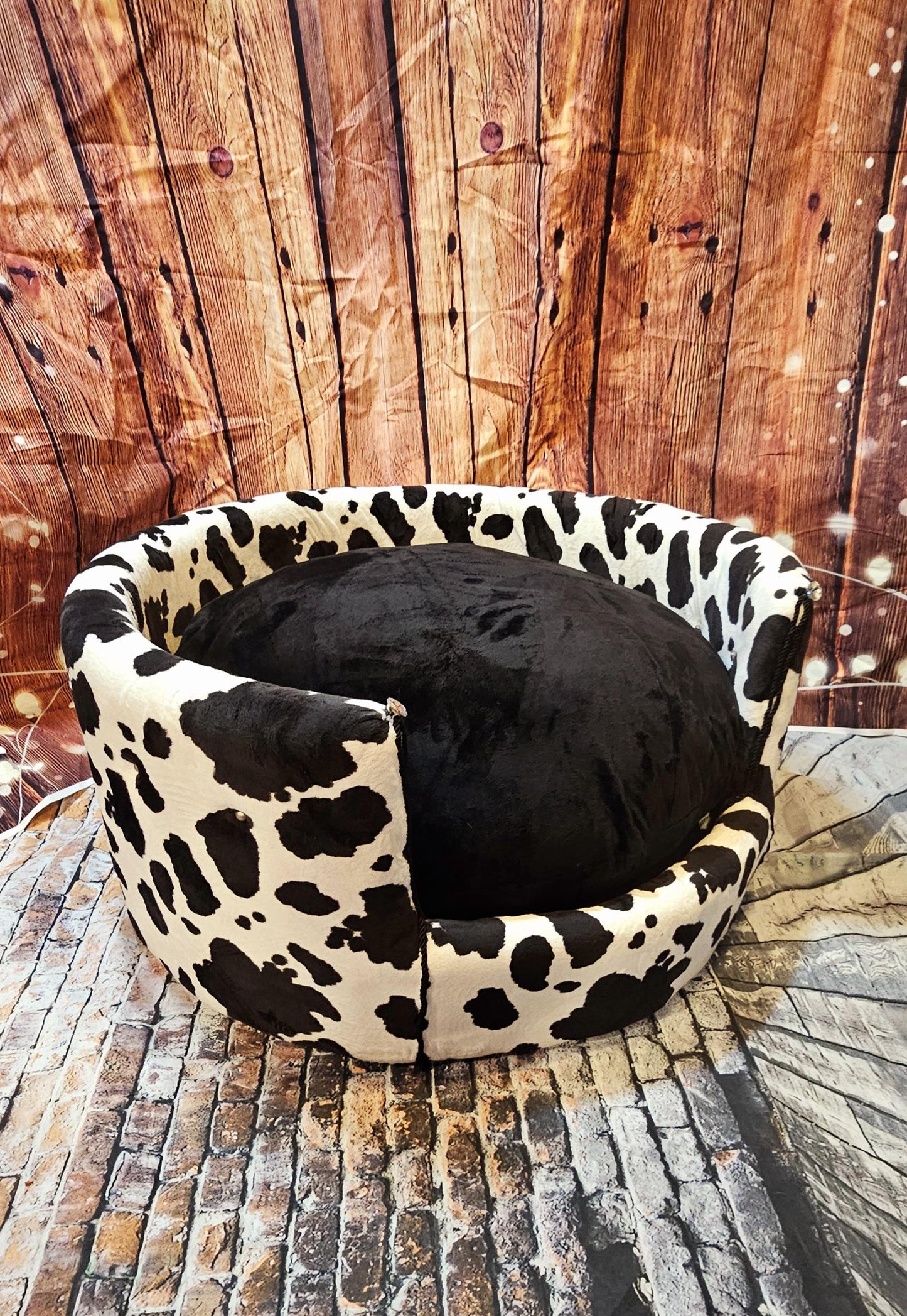 Cow print luxury Pet bed, Cow pet bed, Moo Cow Pet bed, Cow luxury dog bed, Cow print pet furniture, country pet bed, round pet bed