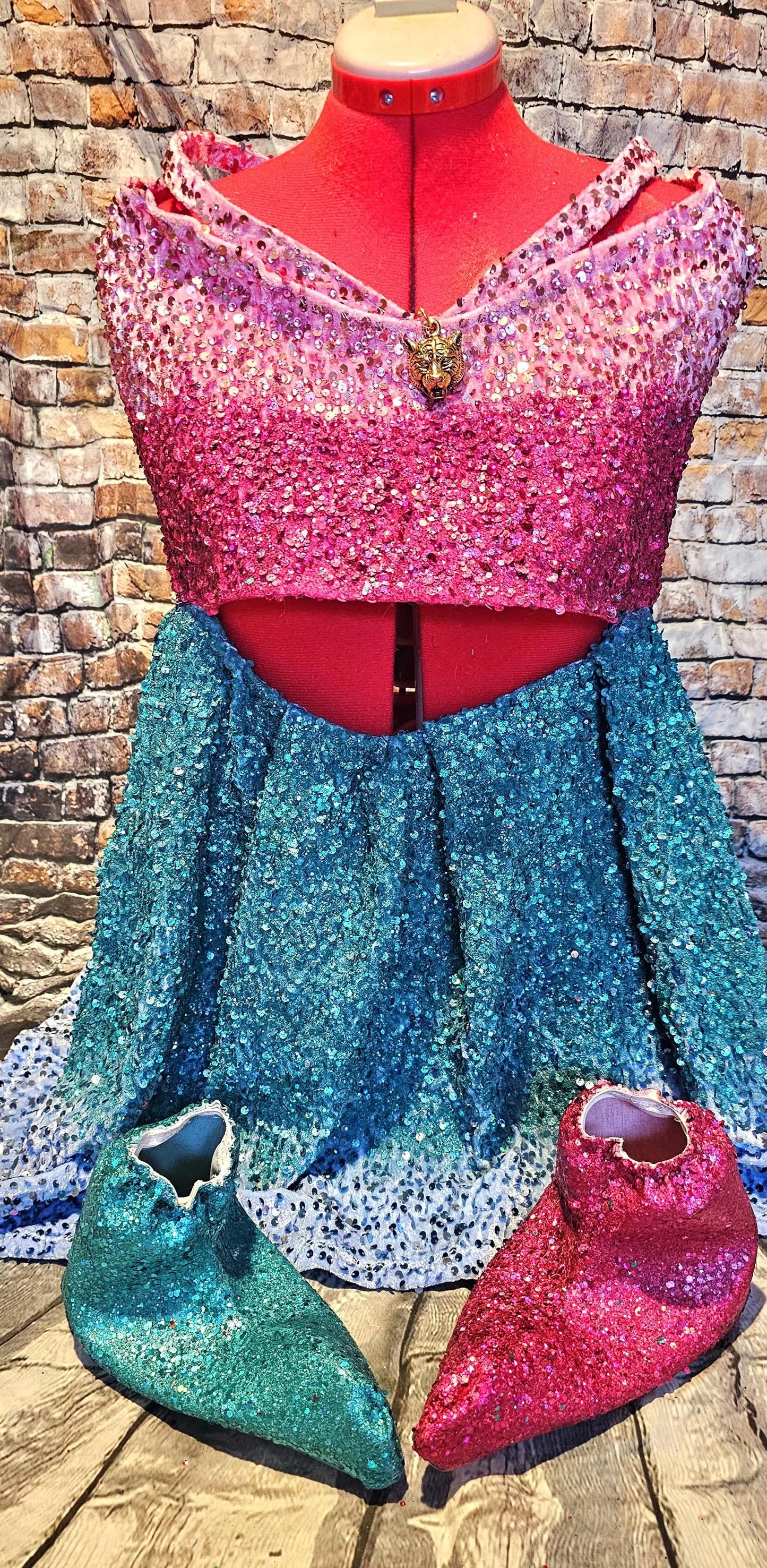 - Taylor 1989 Eras pet costume, Taylor 1989 pet costume, 1989 dog sequin costume, 1989 sequin pet dress, Taylor Swift pet costume, 1989 cat dress