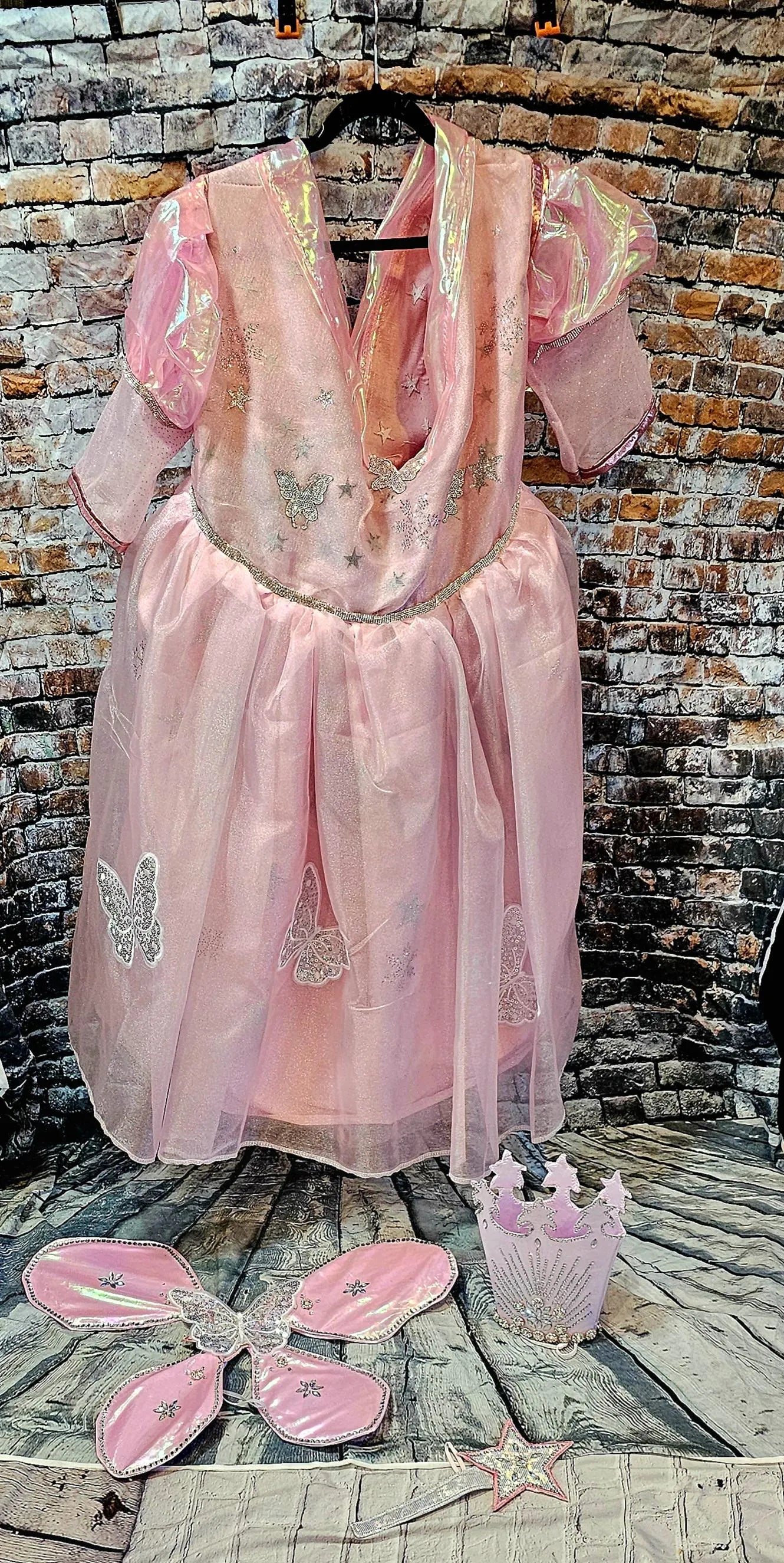 - Glinda the Good Witch pet costume, Galinda good witch dog costume, Glinda good witch cat costume, glinda witch pet costume, good witch pet