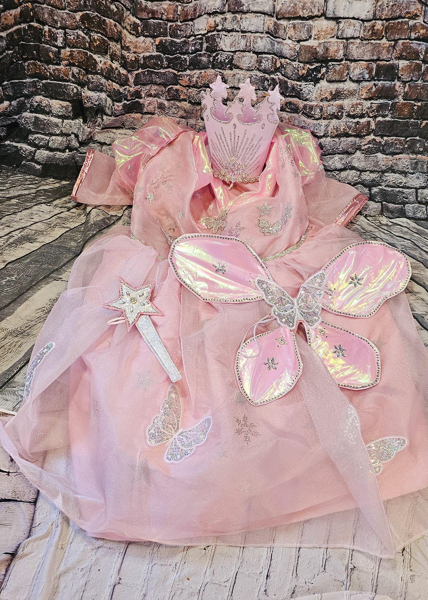- Glinda the Good Witch pet costume, Galinda good witch dog costume, Glinda good witch cat costume, glinda witch pet costume, good witch pet