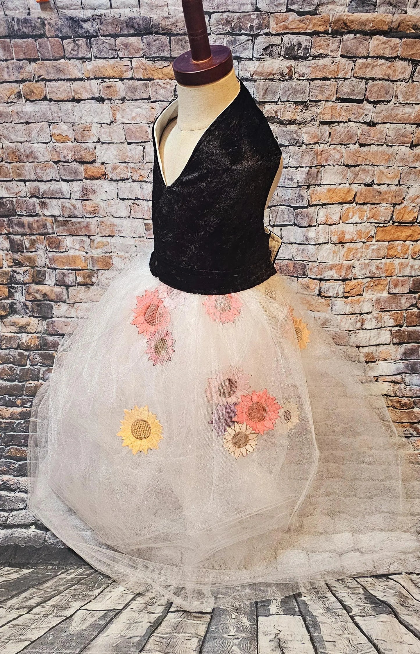 Taylor Swift pet dress, Taylor lover pet dress, Taylor Me pet dress, Taylor Swift dog dress, Taylor pet flower tulle dress, Taylor cat dress
