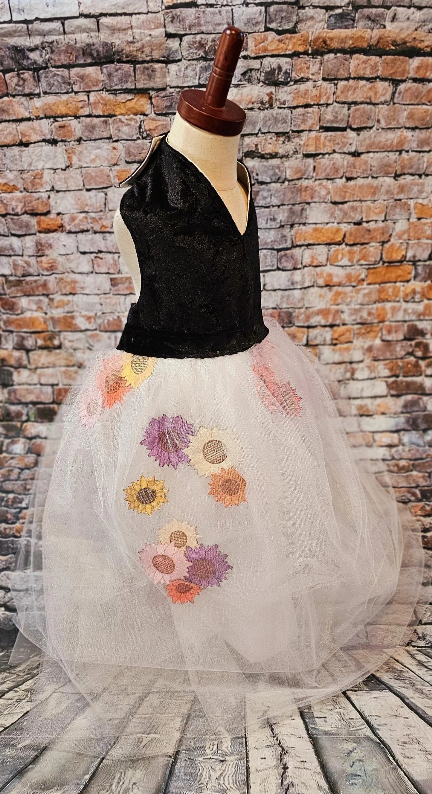 Taylor Swift pet dress, Taylor lover pet dress, Taylor Me pet dress, Taylor Swift dog dress, Taylor pet flower tulle dress, Taylor cat dress