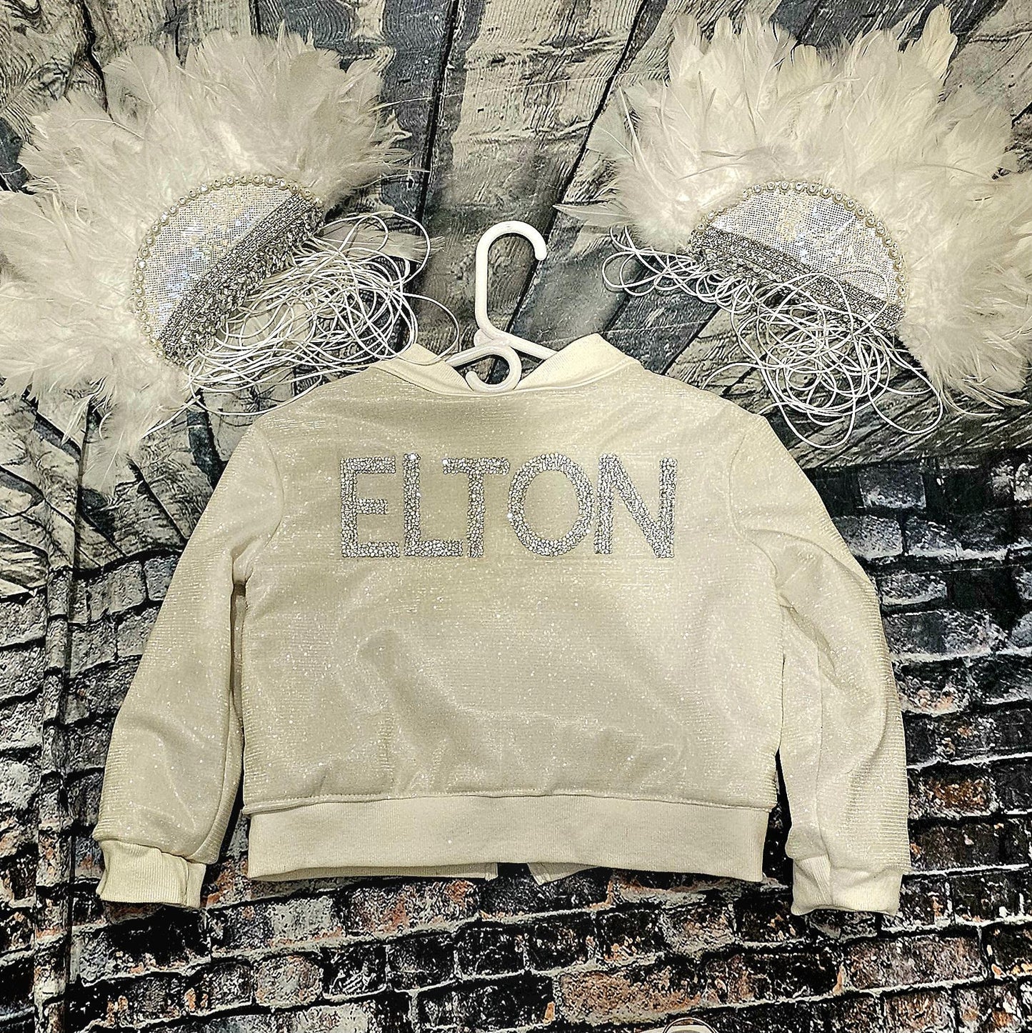 - Kid Elton John replica birds of a feather white kid costume, Elton John dance kid dance costume, Elton John replica circa 1973 kid costume