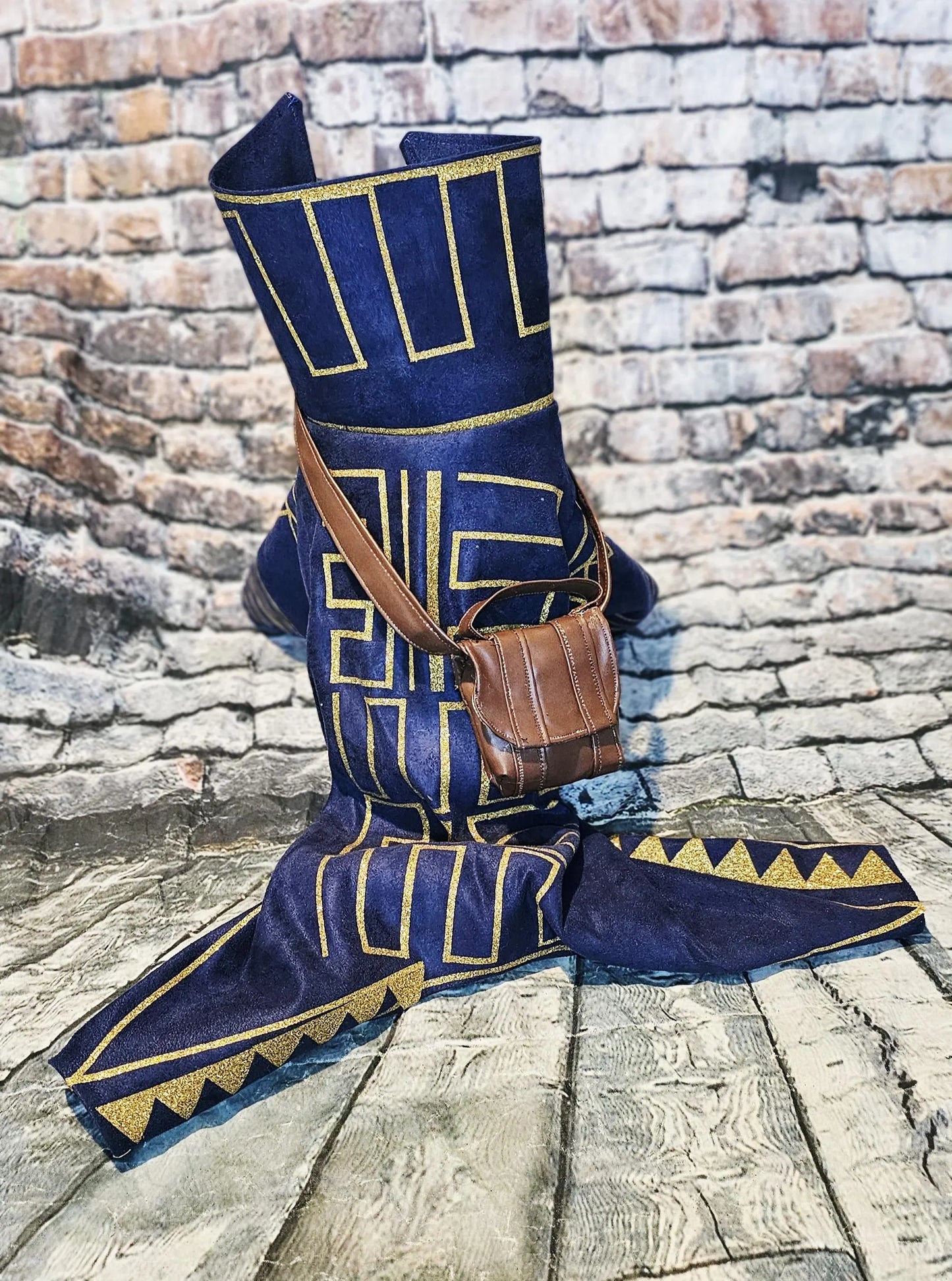 -  Prince Fiyero pet costume, prince fiyero dog costume, fiyero cat costume, pet fiyero costume, dog fiyero costume, cat fiyero costume